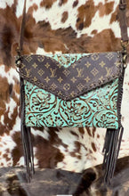 Load image into Gallery viewer, Envelop Crossbody Embossed Turquoise
