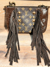 Load image into Gallery viewer, LV Curved Crossbody Hipster