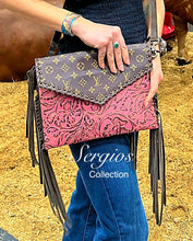 Load image into Gallery viewer, Envelope Rustic Embossed Pink