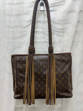 Load image into Gallery viewer, Louis Vuitton Luco Tote