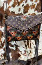 Load image into Gallery viewer, Envelope Crossbody Rustic Longhorn