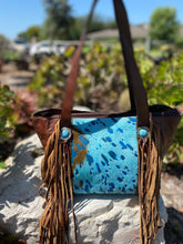 Load image into Gallery viewer, Large cowhide tote