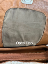 Load image into Gallery viewer, Cowhide crossbody In white and Tam