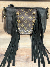Load image into Gallery viewer, LV Curved Crossbody Hipster