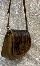 Load image into Gallery viewer, Santa Barbara Saddle bag style in brown brindle cowhide