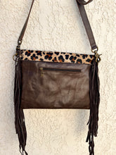 Load image into Gallery viewer, Envelope Crossbody Leopard Hide