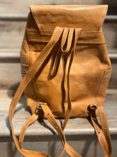 Load image into Gallery viewer, Sergios Natural Leathers backpack