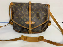 Load image into Gallery viewer, Authentic Vintage Louis Vuitton Samour Style

