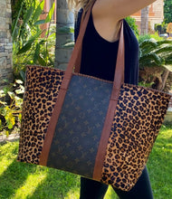 Load image into Gallery viewer, Sergios DALLAS Mega Tote! A Very Spacious and Fun Tote to Carry All.