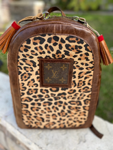Load image into Gallery viewer, Fashionable Cheetah Backpack