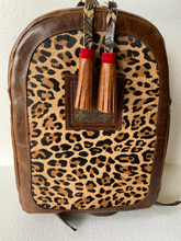 Load image into Gallery viewer, Fashionable Cheetah Backpack