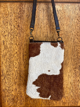 Load image into Gallery viewer, Crossbody Cellphone Carriers