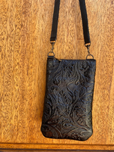 Load image into Gallery viewer, Crossbody Cellphone Carriers