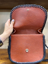 Load image into Gallery viewer, Epi Leather Saint Cloud GM
