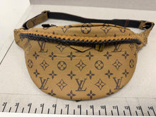 Load image into Gallery viewer, Bumbag
