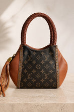 Load image into Gallery viewer, Daphne with LV

