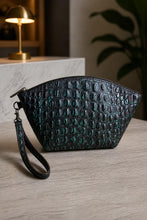 Load image into Gallery viewer, Jet Set Medium Leather Travel Kit / Cosmetic bag

