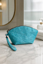 Load image into Gallery viewer, Jet Set Medium Leather Travel Kit / Cosmetic bag
