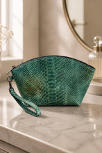 Load image into Gallery viewer, Jet Set Medium Leather Travel Kit / Cosmetic bag
