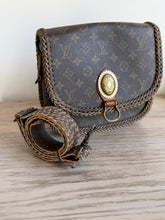 Load image into Gallery viewer, Vintage Saint Cloud large in Crazy Horse leather
