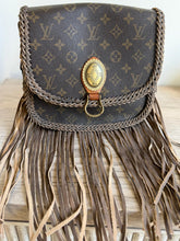 Load image into Gallery viewer, Vintage Saint Cloud large in Crazy Horse leather

