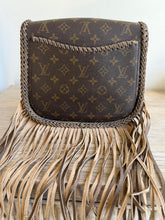 Load image into Gallery viewer, Vintage Saint Cloud large in Crazy Horse leather

