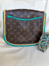 Load image into Gallery viewer, Saint Cloud GM Braided with Tibetan Silver/Turquoise Medallion
