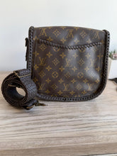 Load image into Gallery viewer, Vintage Saint Cloud large in Dark Brown leather
