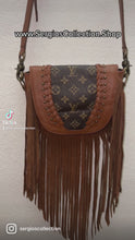 Load and play video in Gallery viewer, Boho crossbody
