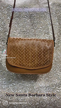 Load and play video in Gallery viewer, Santa Bárbara Saddle style bag with basket weave look leather
