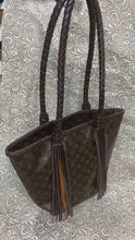 Load and play video in Gallery viewer, Louis Vuitton Sac shopping tote bag
