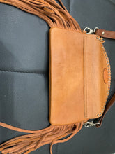 Load image into Gallery viewer, Crossbody tan leather
