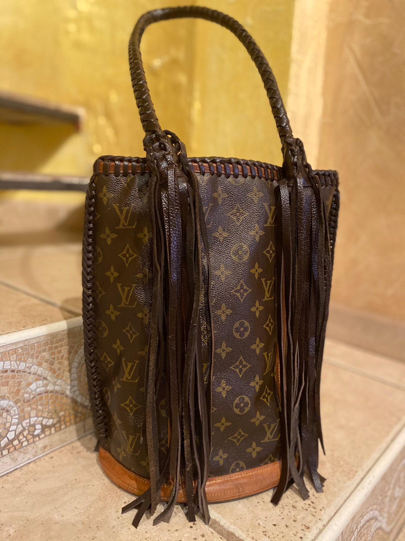 Louis Vuitton, Bags, Authentic Vintage Louis Vuitton Gm Bucket Bag