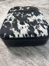 Load image into Gallery viewer, Cowhide backpack
