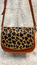 Load image into Gallery viewer, Santa Bárbara Saddle bag style with leopard cowhide
