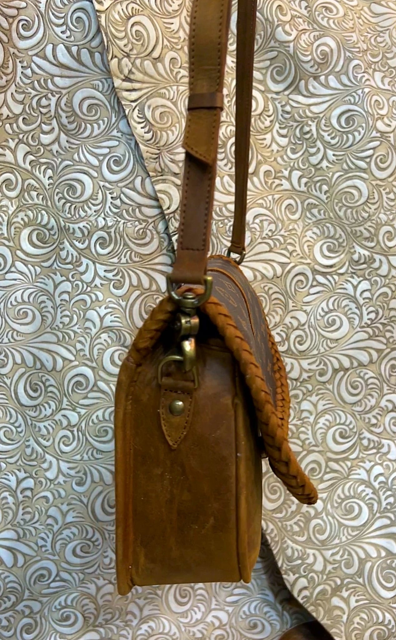 Santa Bárbara Saddle Bag Style with LV Canvas