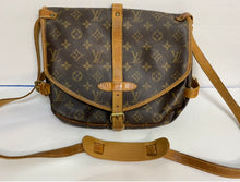 Load image into Gallery viewer, Authentic Vintage Louis Vuitton Saumur 30 Monogram
