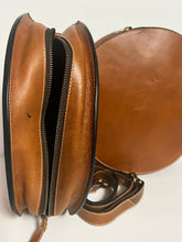 Load image into Gallery viewer, Round Rope shoulder bag in cowhide and tooled leather
