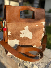 Load image into Gallery viewer, Large cowhide bucket style crossbody.
