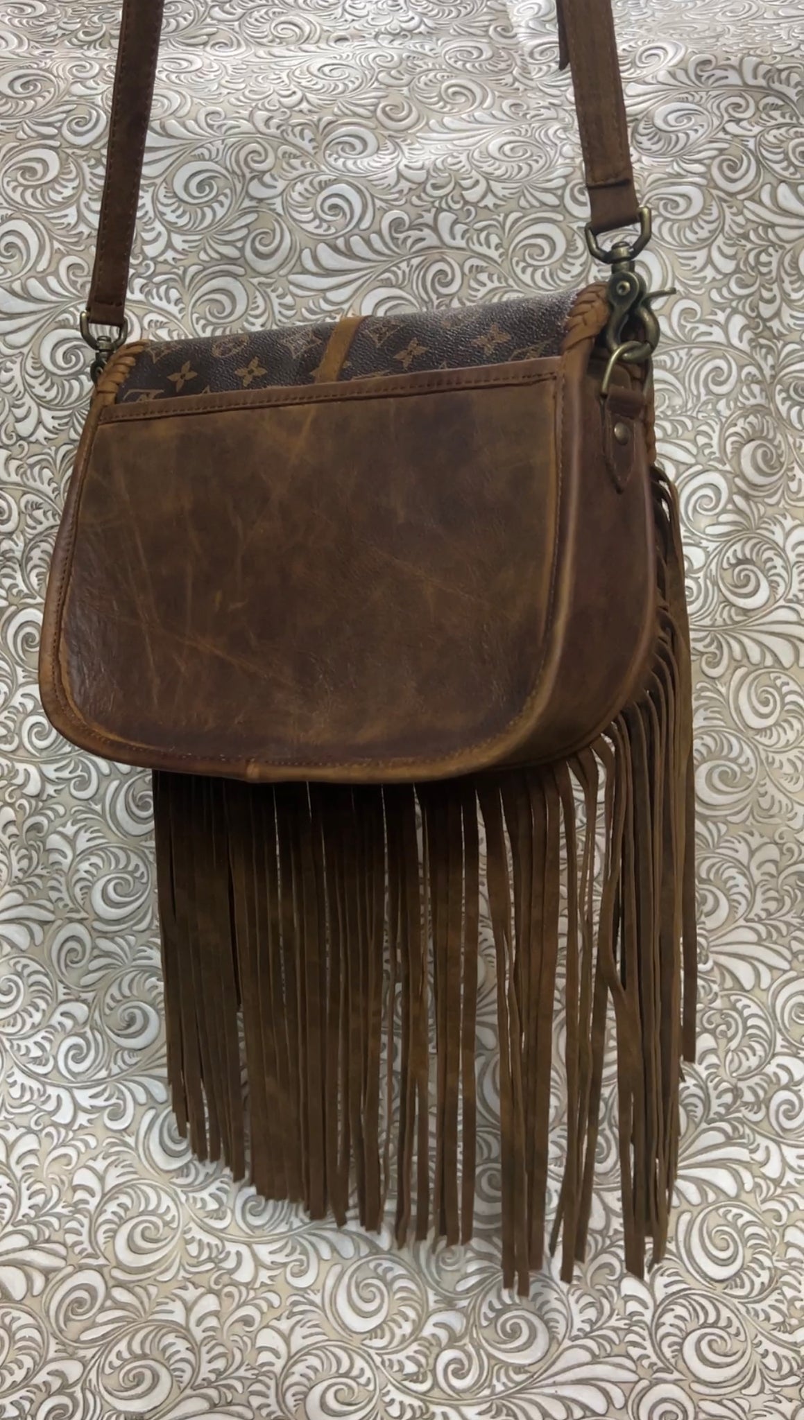 Santa Bárbara Saddle bag style with LV canvas – SergiosCollection