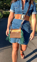 Load image into Gallery viewer, Hipster Tooled Crossbody Cellphone Carry
