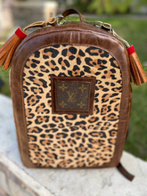 Load image into Gallery viewer, Fashionable Cheetah Backpack

